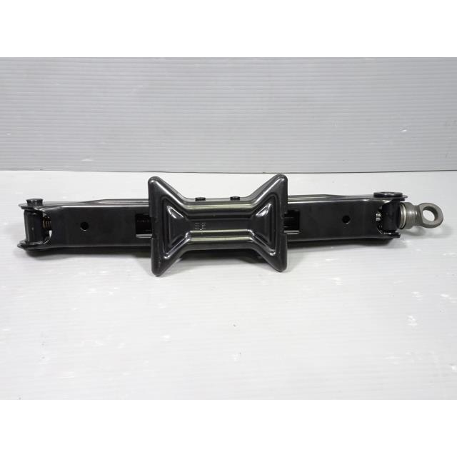 カローラツーリング 3BA-ZRE212W 車載工具 1K3 ジャッキ S 7951km