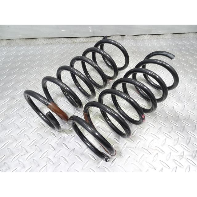 ルーミー DBA-M900A R リア リヤ スプリング コイル R59 コイル