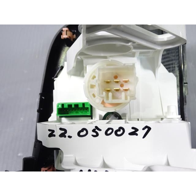 NV100クリッパー HBD-DR17V エアコン スイッチ パネル A/C Z2S 27511