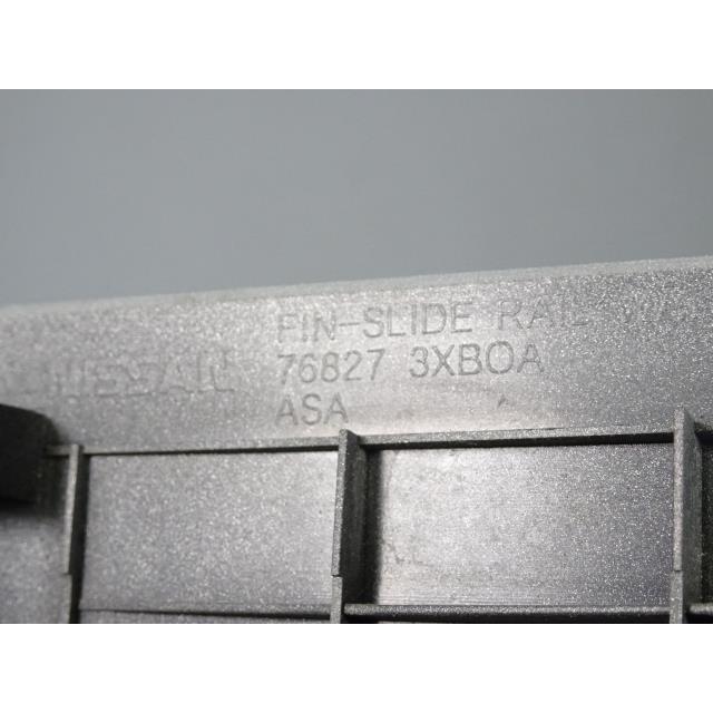 NV350キャラバン LDF-VW2E26 「スライドレールカバー」 K23 左側 76827