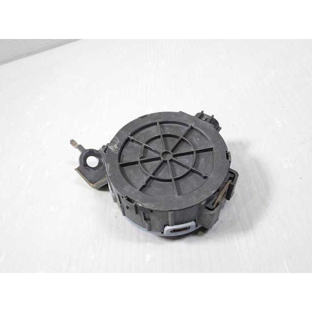 せき様 ヴォクシー DAA-ZWR80G 「ビークルアプロチングスピーカー」 070 86570