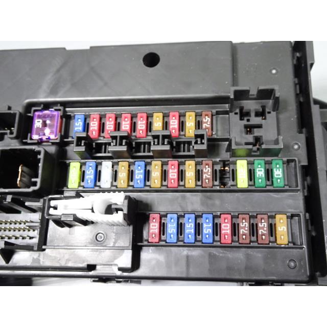 トール（ダイハツ） トール DBA-M910S ヒューズ ボックス BOX W24 室内 