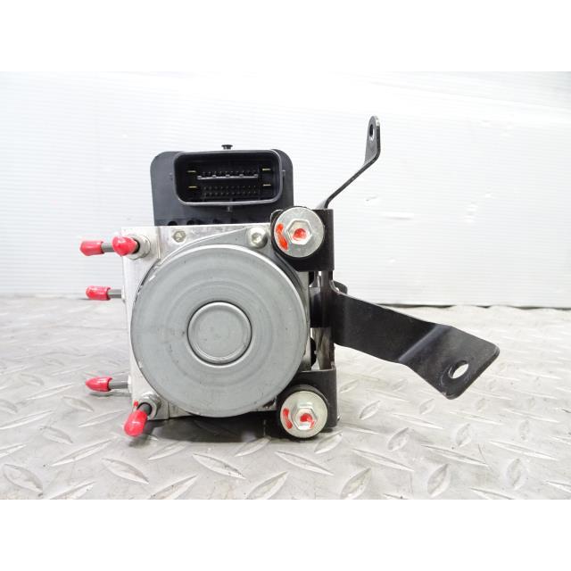 ジムニー ABA-JB23W ABS アクチュエーター ユニット 26U ADVICS 56110
