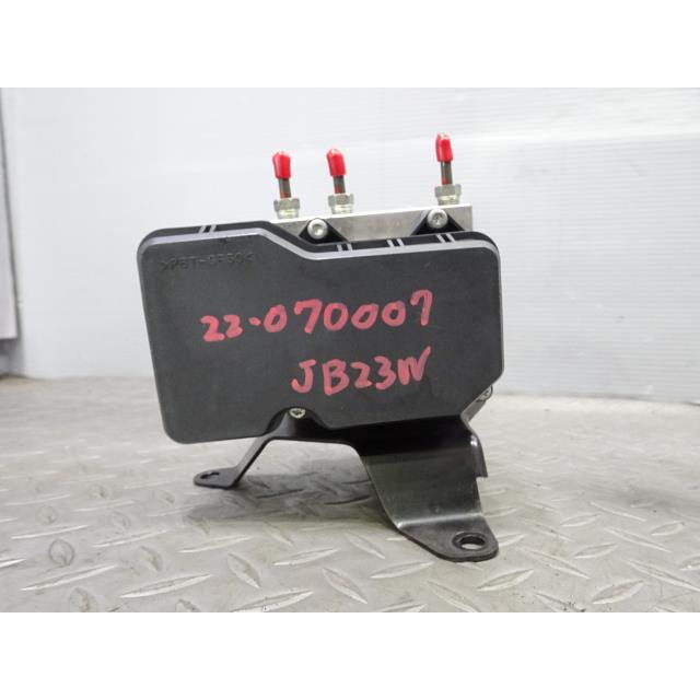 ジムニー ABA-JB23W ABS アクチュエーター ユニット 26U ADVICS 56110