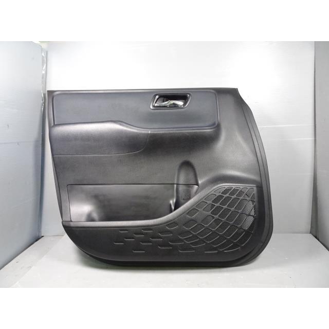 ヴォクシー DBA-ZRR80W F フロント 左 ドア 内張り 左前 070 トリム ZS