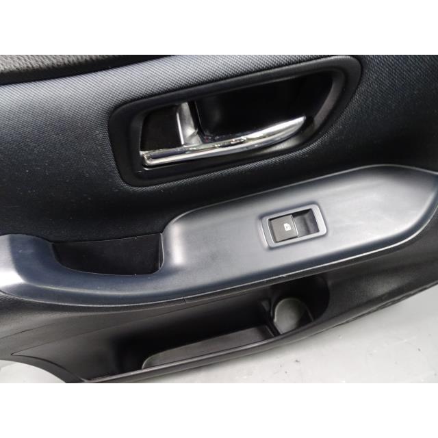 ヴォクシー DBA-ZRR80W F フロント 左 ドア 内張り 左前 070 トリム ZS