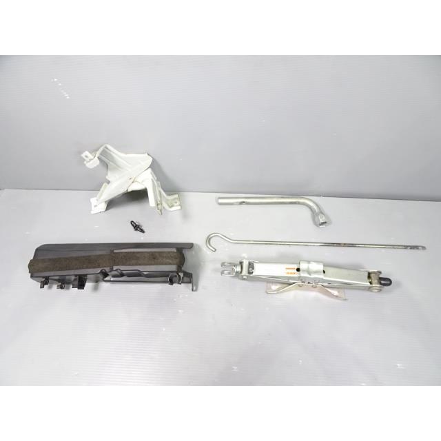 キャリイ キャリィ EBD-DA16T 車載工具 26U ジャッキ レンチ KC テスト