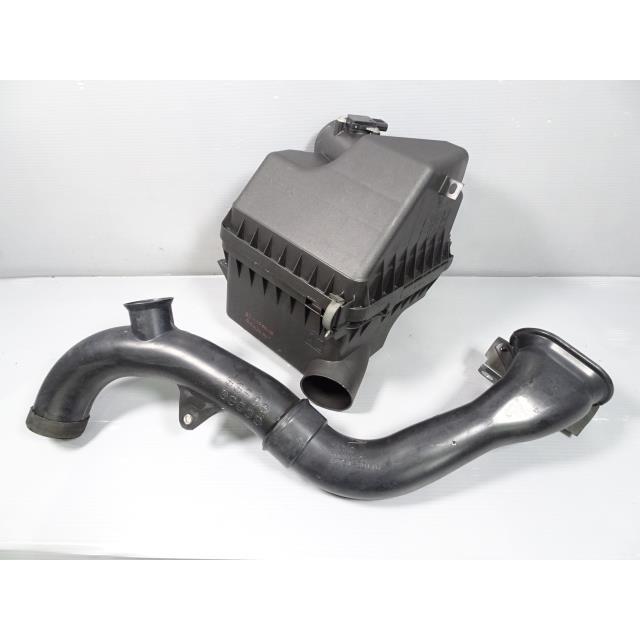 ヴェルファイア DBA-ANH20W エアクリーナー エアー BOX 202 17700