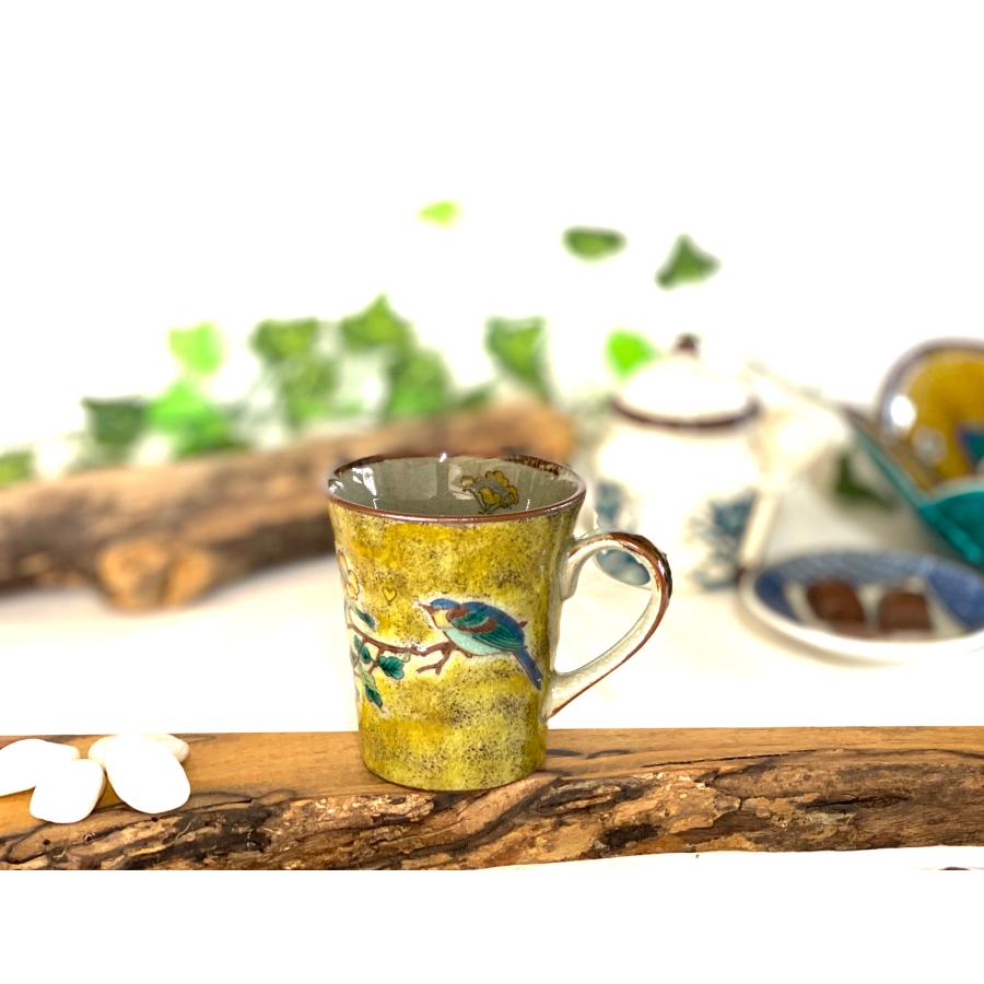 九谷焼 高級 陶磁器 マグカップ 黄塗り金糸梅に鳥 裏絵(Kutani mug