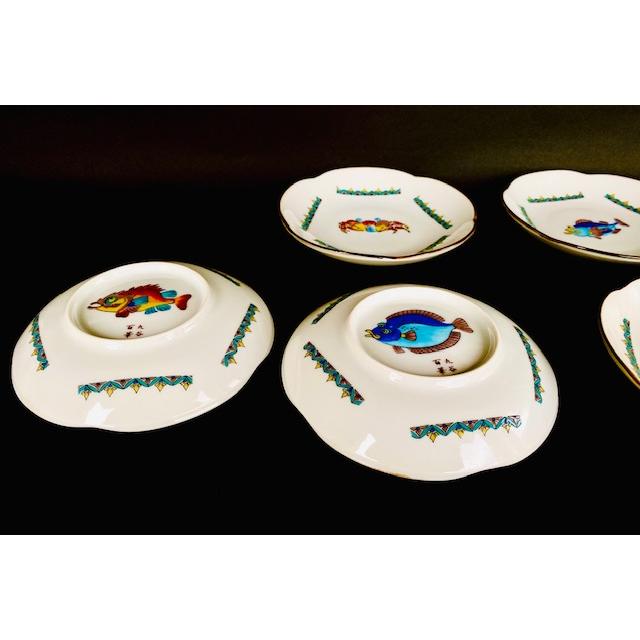 九谷焼 小皿揃え 魚紋絵変り 4寸梅型 裏絵 (kutani dish set 九谷焼 小皿揃え 魚紋絵変り 4寸梅型 裏絵 (kutani dish set