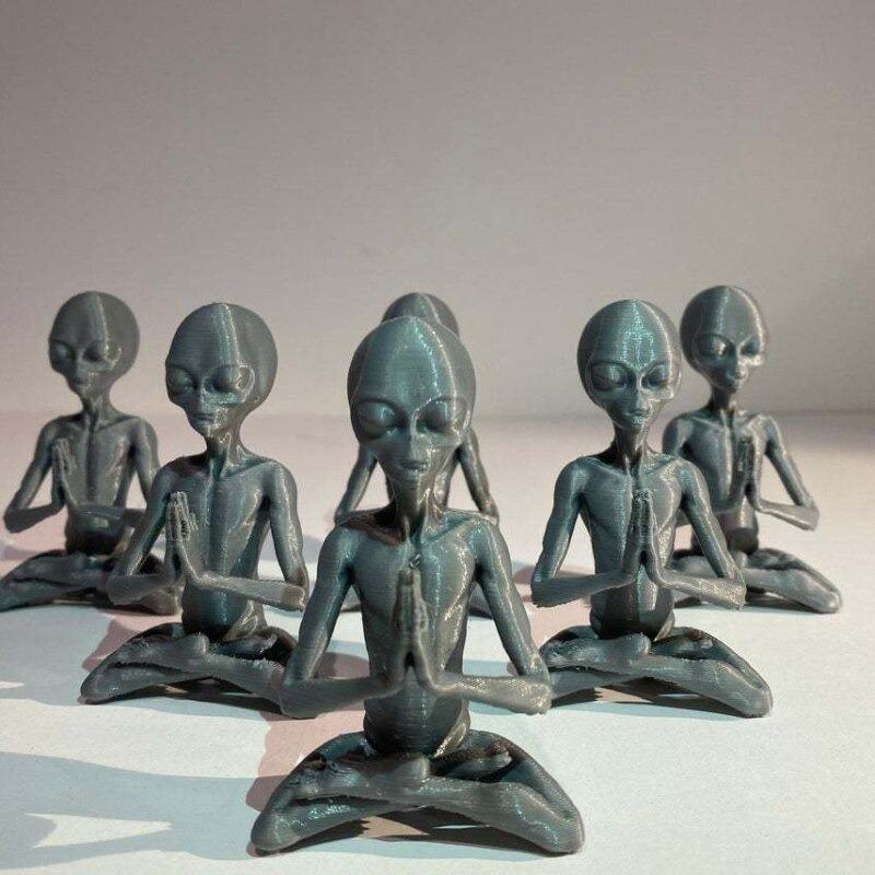 宇宙人 グレイ 置物 インテリア 芸術 作品 彫刻 アート 樹脂 小物 胡座 瞑想 座禅 UFO エイリアン 小さい 装飾 個性的 かわいい｜kuya｜04