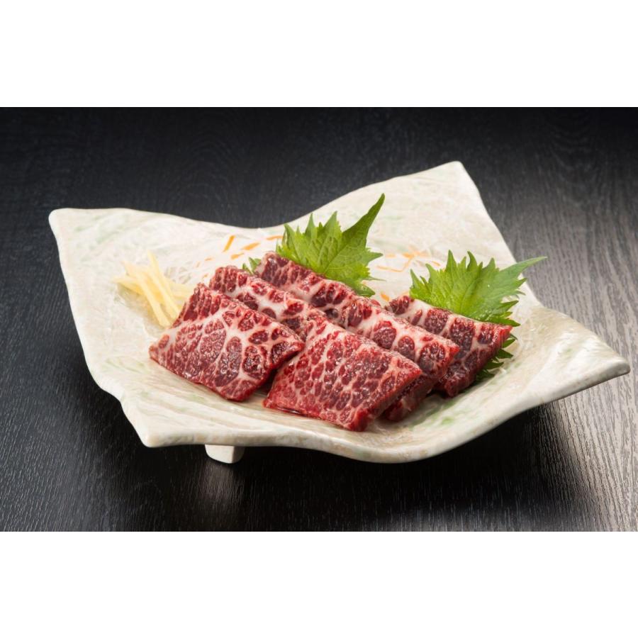 鯨 の 尾 の 身