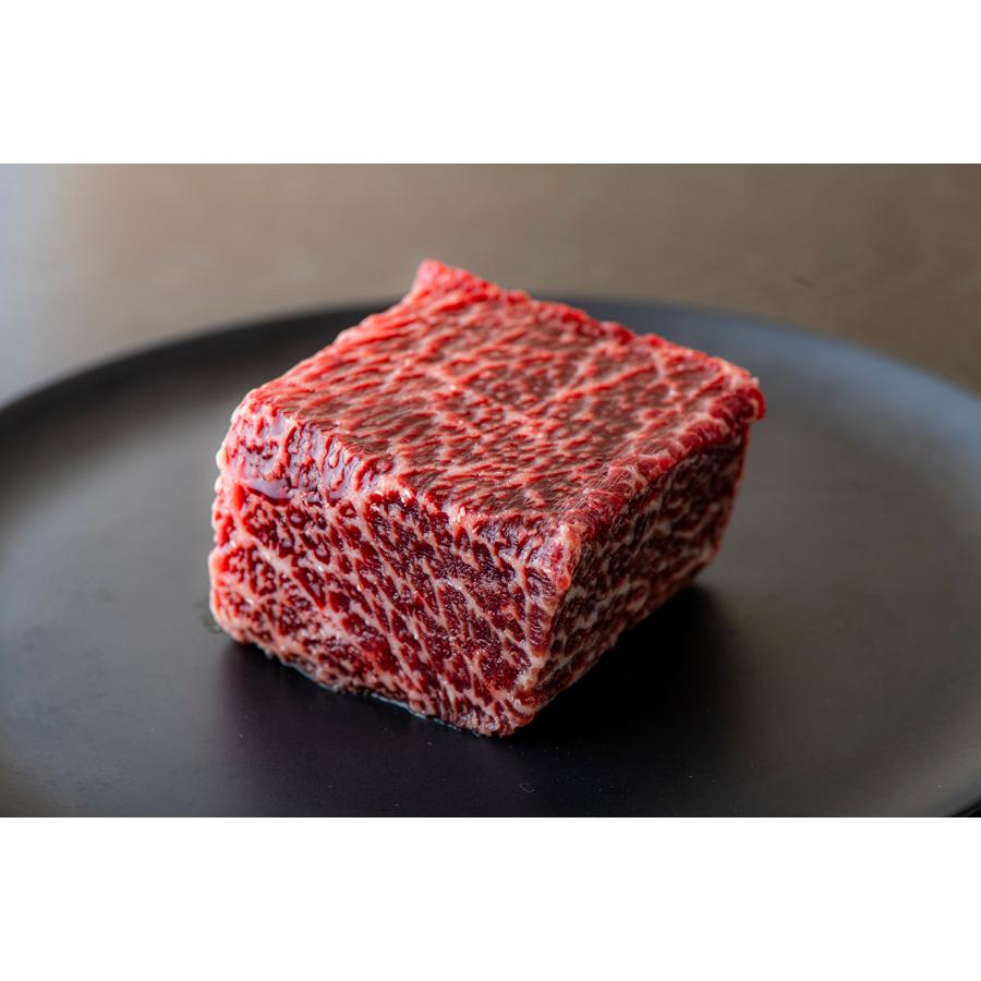 鯨 の 尾 の 身
