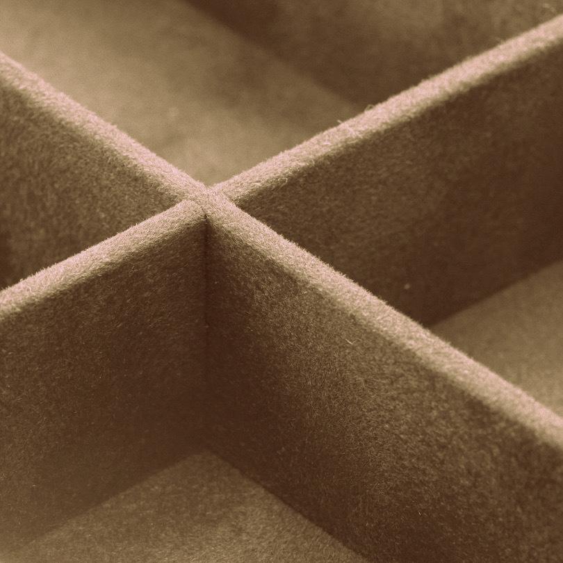 【日本製】コレクションケース ステンレス コレクションボックス 腕時計収納 ジュエリー収納 アクセサリーケース 天板付き ディスプレイ 高級 仕切取外し可能 |  | 02