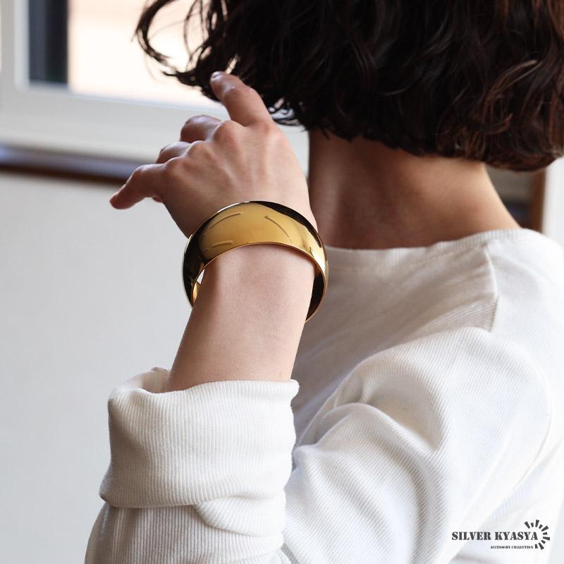＼2個で10％OFF 3個で20％OFFクーポン／ステンレス シンプルバングル 超極太 ワイドバングル 甲丸 鏡面 ゴールド シルバー 2サイズ レディース 金アレ対応 爆買の画像