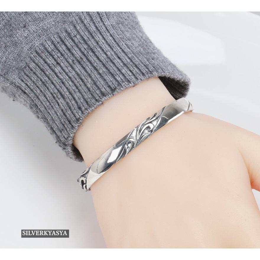複数買いで最大30％OFFクーポン／シルバー925 唐草バングル アラベスク