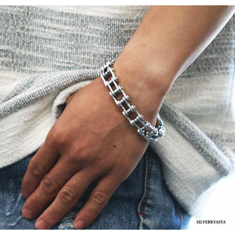 【新品同様 / 希少】 シルバー925 バイクチェーン ブレスレット オートバイ チェーン アクセサリー 重厚 人気 存在感抜群 【NAN7531999928】(26818円)