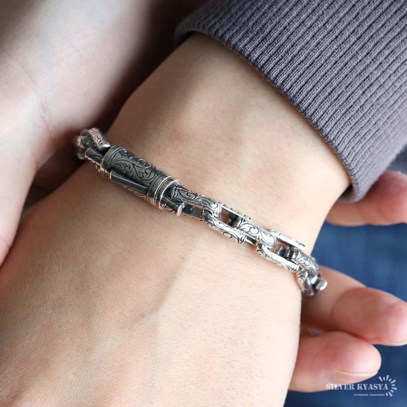 複数買いで最大300円OFFクーポン／シルバー925 唐草ブレスレット