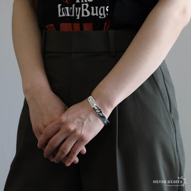 槌目バングル シルバー925 なめらかウェーブバングル レディース