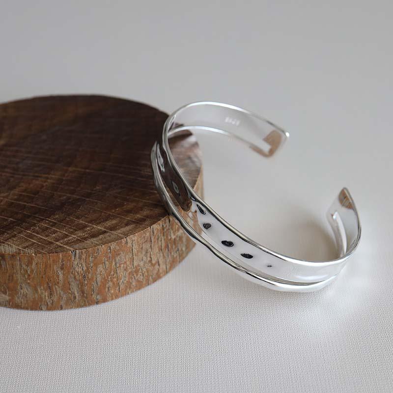 バングル　silver925 槌目　ゴツめ シルバー ワイドバングル 槌目バングル 不規則 ボーンカフ 腕輪