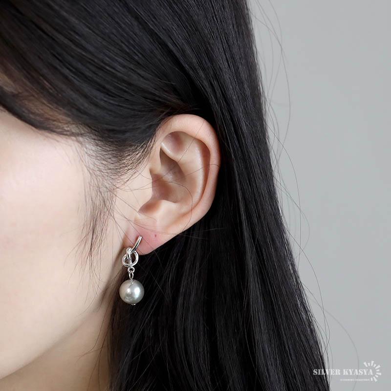 複数買いで最大30％OFFクーポン／ノットグレーパールピアス 10mm