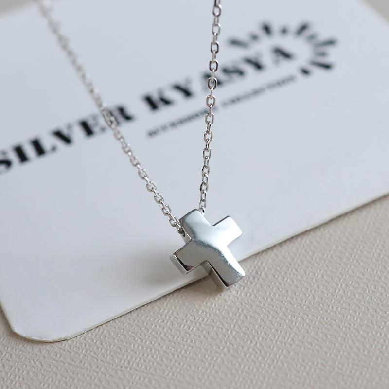 ミニクロスネックレス 小さめ ペンダント シルバークロスネックレス