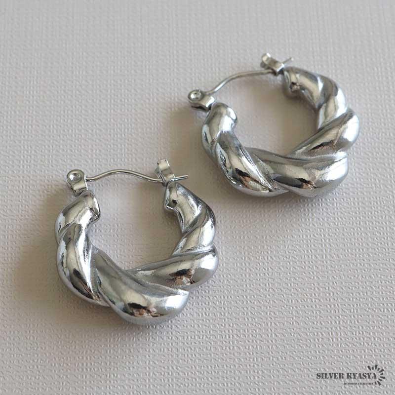 シルバー925 silver ワイドツイストフープピアス/軽研磨仕上げ/両耳 安心のステンレス素材 ワイドピアス シルバー ツイストピアス 大ぶり