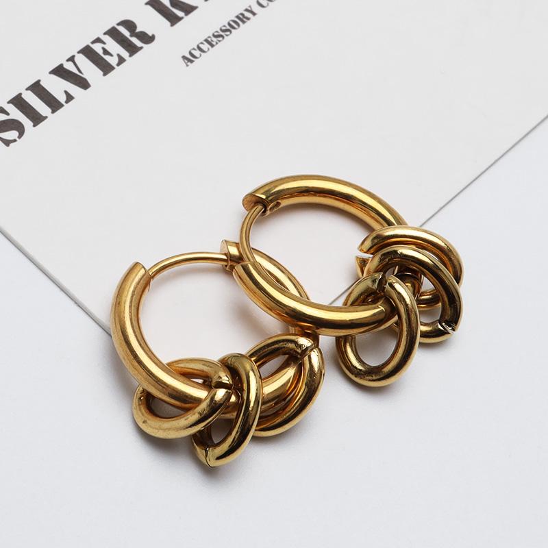 複数買いで最大30％OFFクーポン／ステンレス 3連ピアス フープピアス