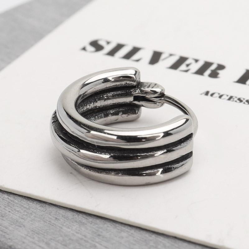 複数買いで最大300円OFFクーポン／ステンレス製 3連ピアス フープ 