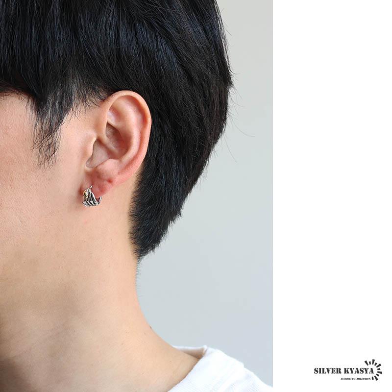 シルバー925素材 ボーンハンドピアス 骨の手 スカルピアス フープ