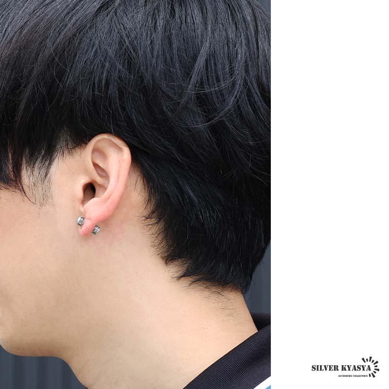 複数買いで最大300円OFFクーポン／シルバー925 ガーネットピアス 