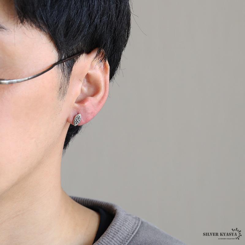 シルバー925 盾 モチーフ ピアス シールドピアス アンティーク クロス  