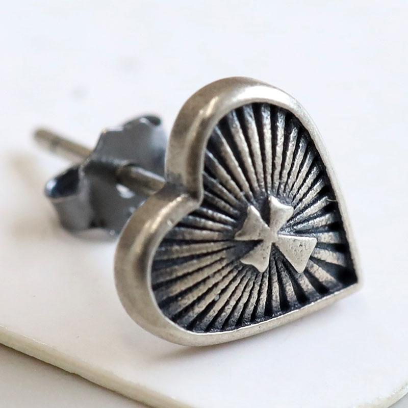 クロスモチーフ シルバーピアス 片耳 925刻印あり 現状品 2個で10％OFF 3個で20％OFFクーポン／シルバー925 ハートピアス クロス