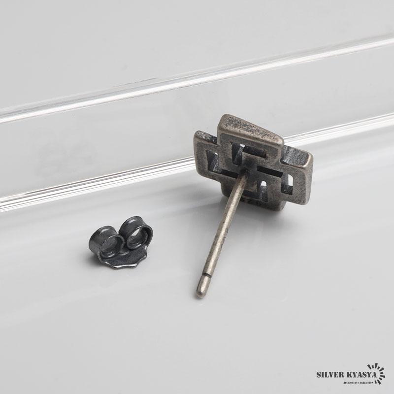 2個で10％OFF 3個で20％OFFクーポン／シルバー925 卍ピアス 幾何学