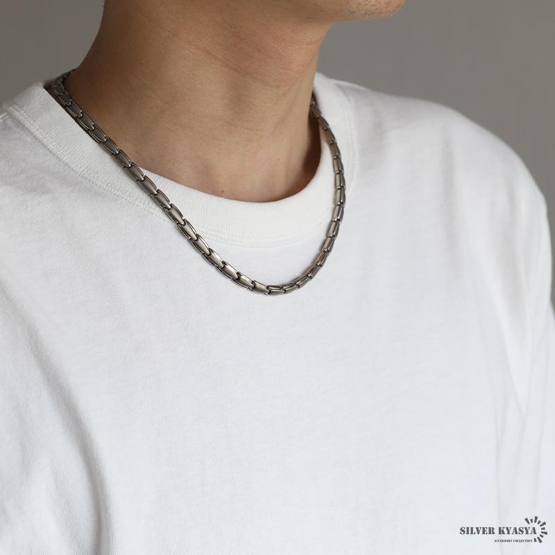 複数買いで最大30％OFFクーポン／純チタン製 磁気ネックレス シルバー