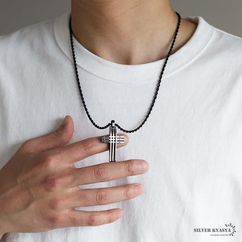 複数買いで最大300円OFFクーポン／ステンレス クロスネックレス