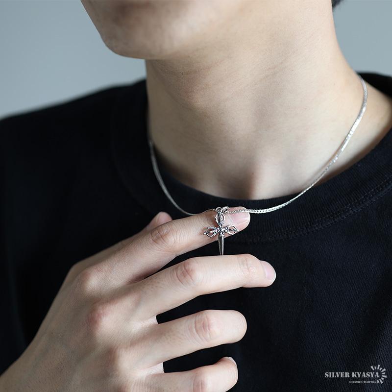 複数買いで最大300円OFFクーポン／シルバー925 十字五鈷杵ネックレス