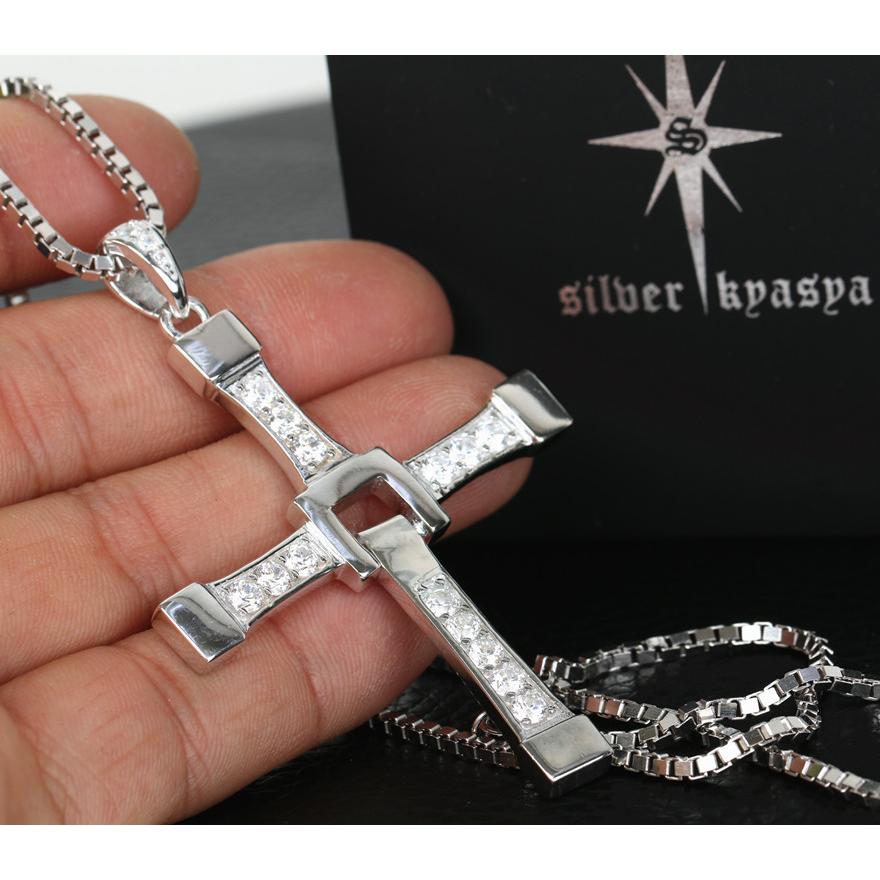 複数買いで最大300円OFFクーポン／シルバー925素材 クロスネックレス