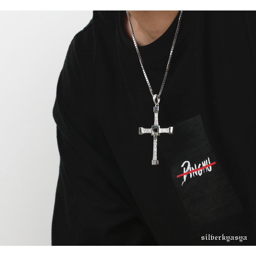 複数買いで最大300円OFFクーポン／シルバー925素材 クロスネックレス