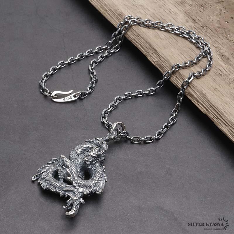 複数買いで最大300円OFFクーポン／シルバー925 ドラゴンネックレス 龍