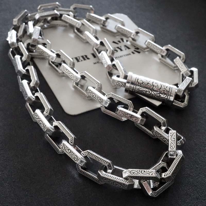 複数買いで最大300円OFFクーポン／シルバー925 唐草ネックレス
