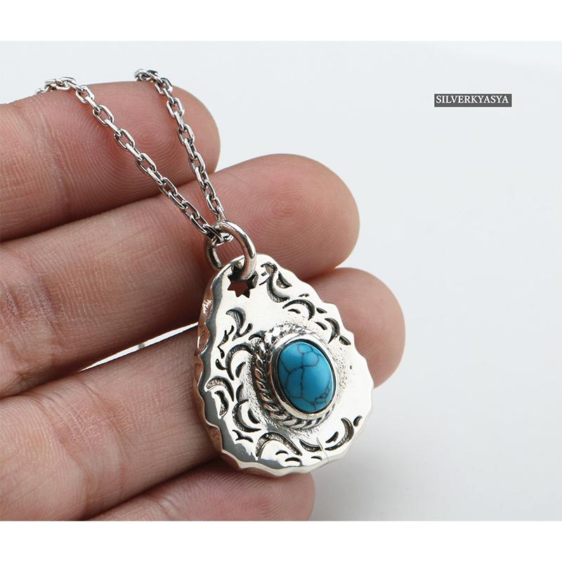 複数買いで最大300円OFFクーポン／シルバー925 唐草 ネックレス 