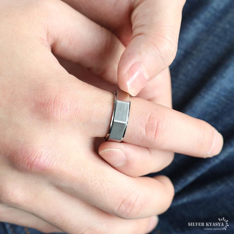 複数買いで最大300円OFFクーポン／ステンレス 回る ギミックリング