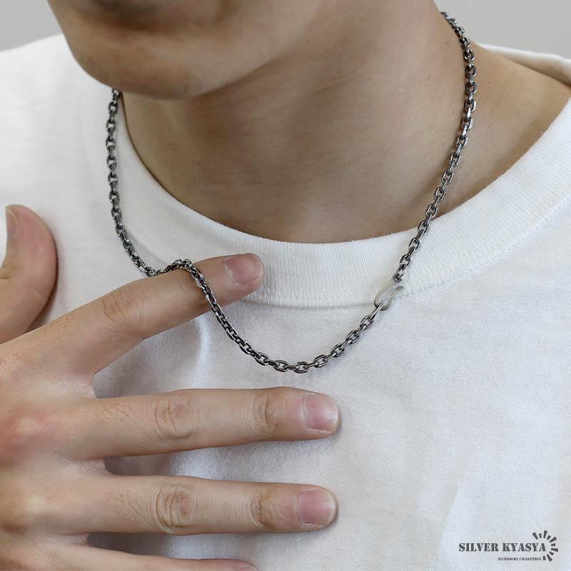 シルバー925 燻し仕上げ あずきチェーン ネックレス 幅4mm 50cm 4面カット 黒 重厚 メンズ 男性 金属アレルギー対応の画像