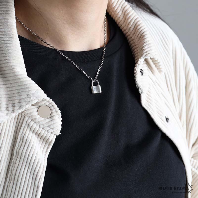 シルバー925 南京錠 ペンダント レディース silver 鎖ネックレス 金属アレルギー対応の画像