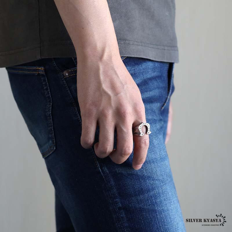 22号) 馬蹄リング アンティーク シルバー ホースシューリング 印台