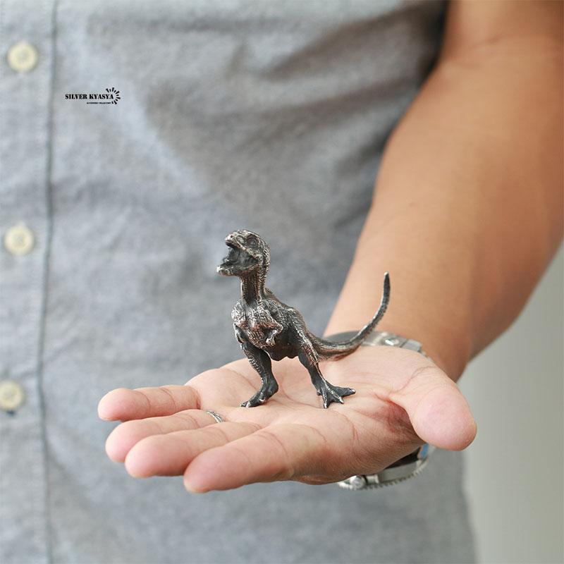 カルノタウルス(Carnotaurus)) 高品質ステンレス素材 恐竜 飾り物 置物