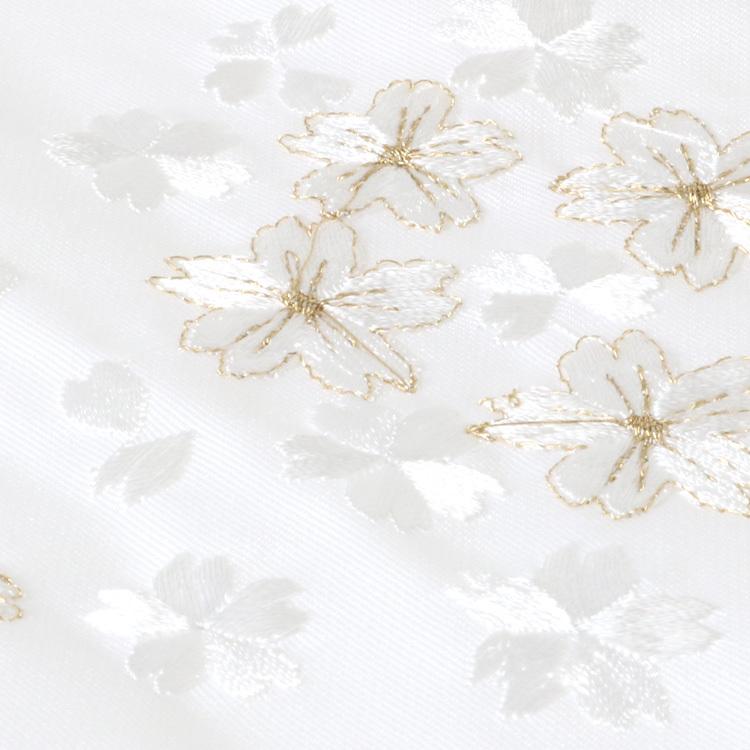【みい様ご購入専用です】No.6 成人式　卒業式　振袖 　白　グレー 花柄刺繍 TAKAZENの振袖 /白色/グレー色/古典/菊柄/ 最新作粋古典 白