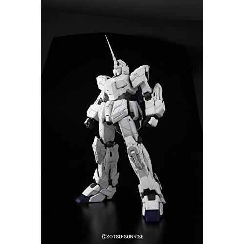 【2026年1月8日以降の発送予定】 Bandai Hobby PG RX-0 Unicorn Gundam Model Kit (1/60 Scale) (BAN194365) 【HO1114996355】(39700円)