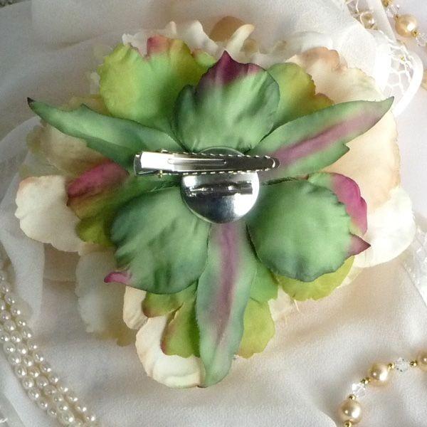 ヘアアクセ コサージュ兼用ふわふわピオニー スミレのような発色 |  | 02